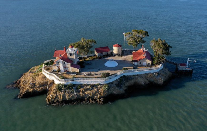 'Lighthouse' in middle of San Francisco Bay has opening for new keeper