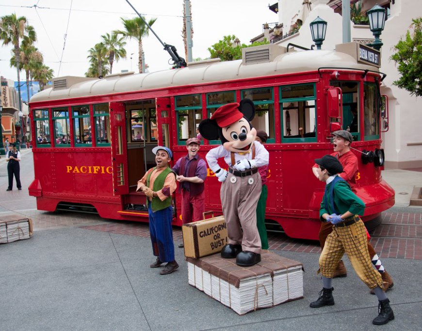 Disneyland announces closure date for Red Car Trolley attraction