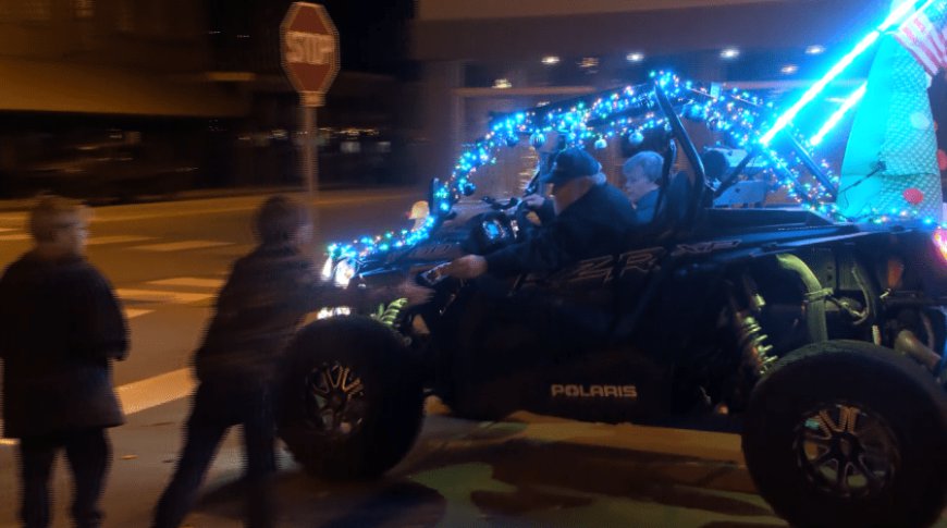 Dallas County holds Christmas donation light parade to support those in need