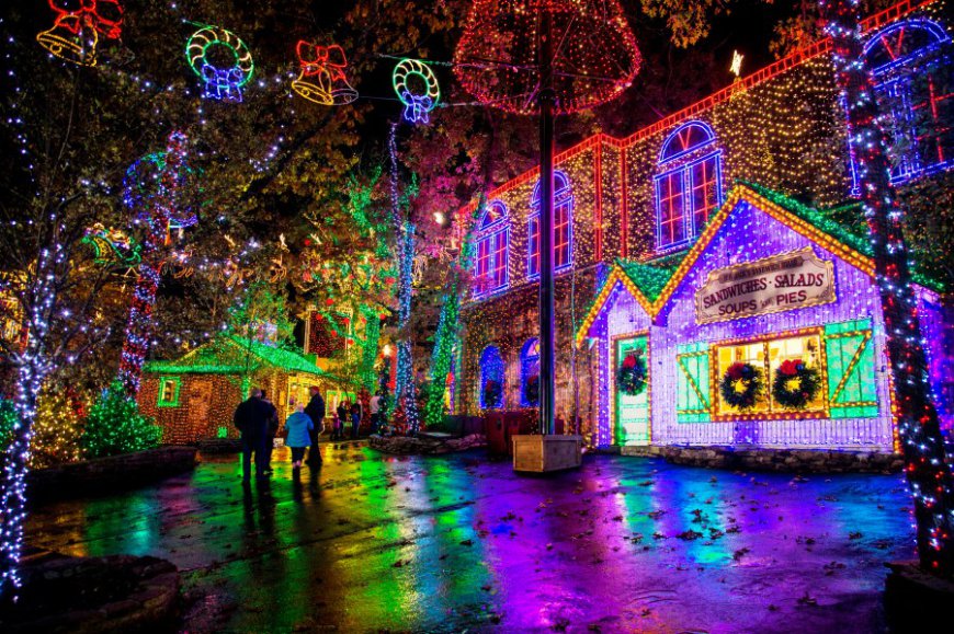 Missouri theme park ranked for top holiday light display in U.S.