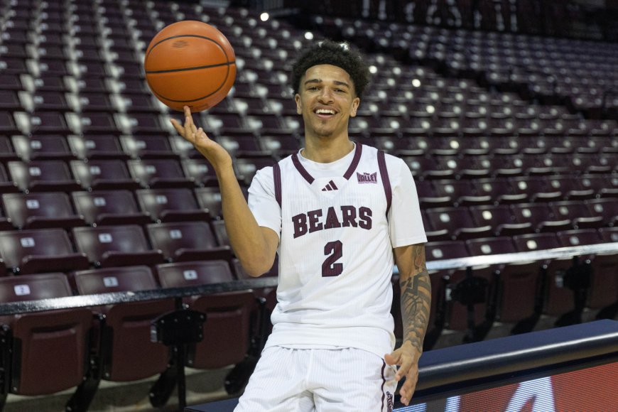 Relationship building helped Cuonzo Martin bring standout Dez White to Missouri State