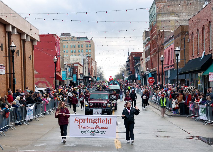 Photos: Nearly 10,000 celebrate at Springfield Christmas Parade