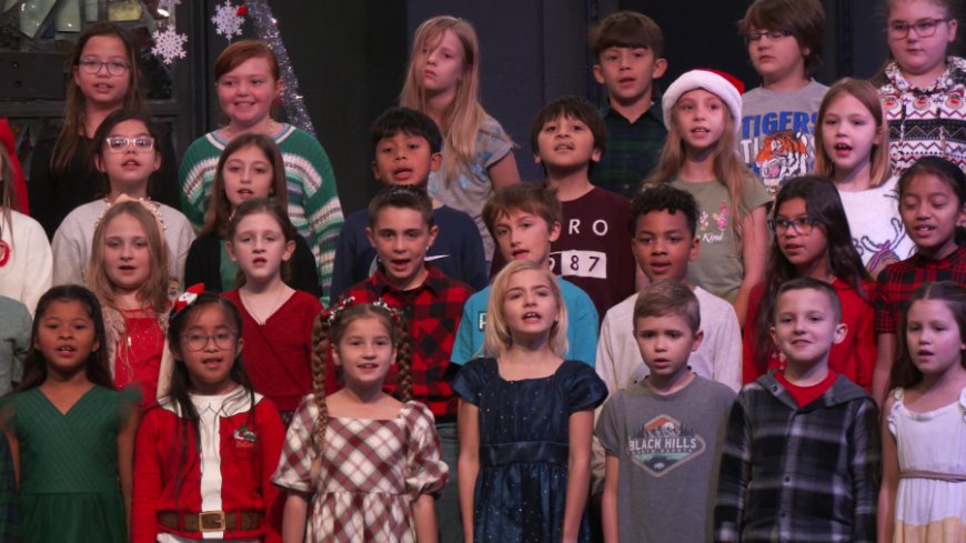 Steadley Elementary brings joy to the community with holiday tradition