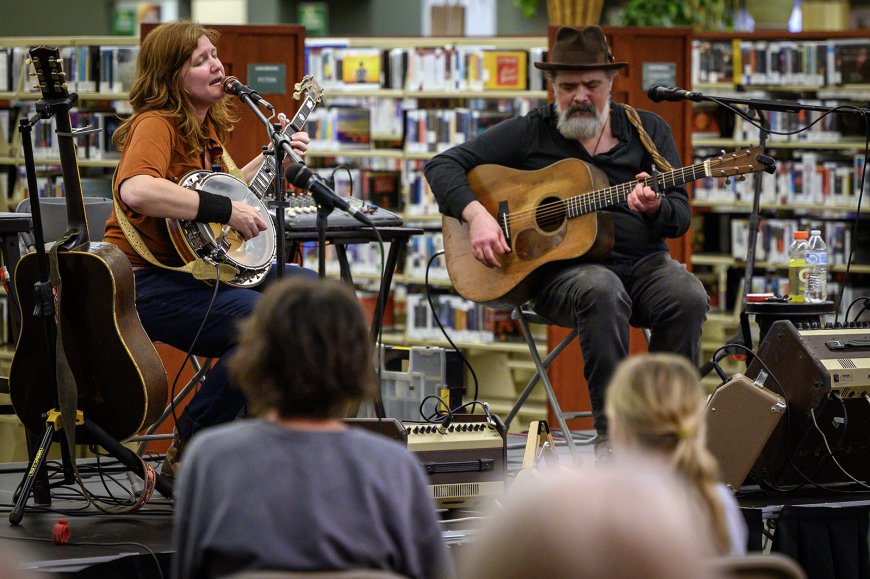 New fellowship sends Springfield duo to D.C. to unearth and reimagine Ozarks folk songs