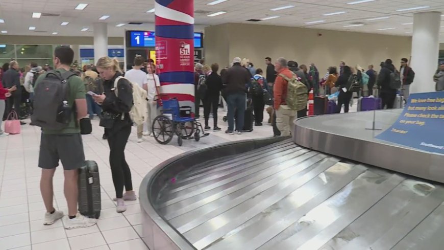 Lambert Airport welcomes home air travelers for the holiday