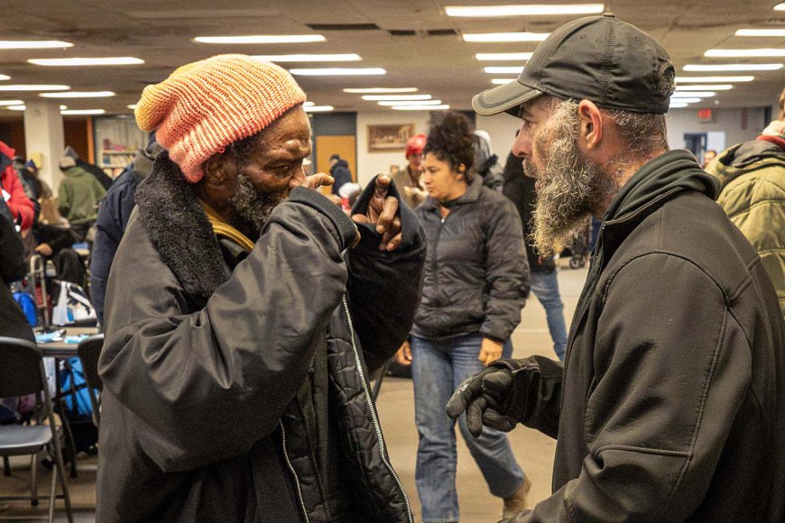 Story of deaf, homeless couple provides photographer with lessons on building community