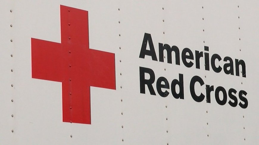 Free meals given out to storm damage victims at Springfield Red Cross