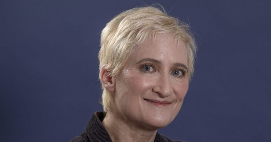 Jill Sobule, singer-songwriter known for 'I Kissed a Girl,' dies in house fire