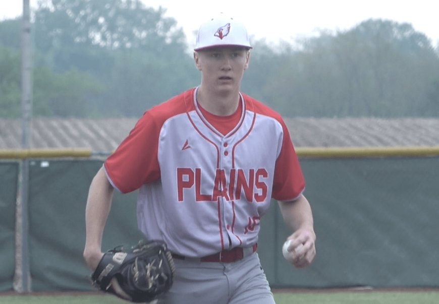 Plains Pitching Shuts Down Wooden Shoes For Close Win