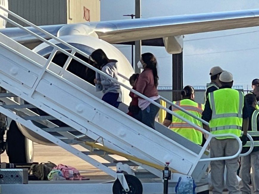 Trump administration offers to pay plane tickets, give stipend to self-deporting immigrants