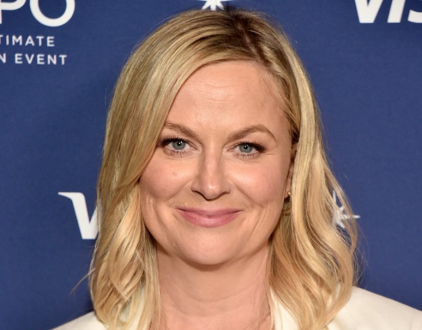 ‘Parks & Recreation’ Alums Amy Poehler, Mike Schur Reunite For Peacock Comedy Series ‘Dig’