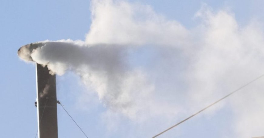 White smoke pours from Sistine Chapel chimney, signaling a new pope on second day of voting