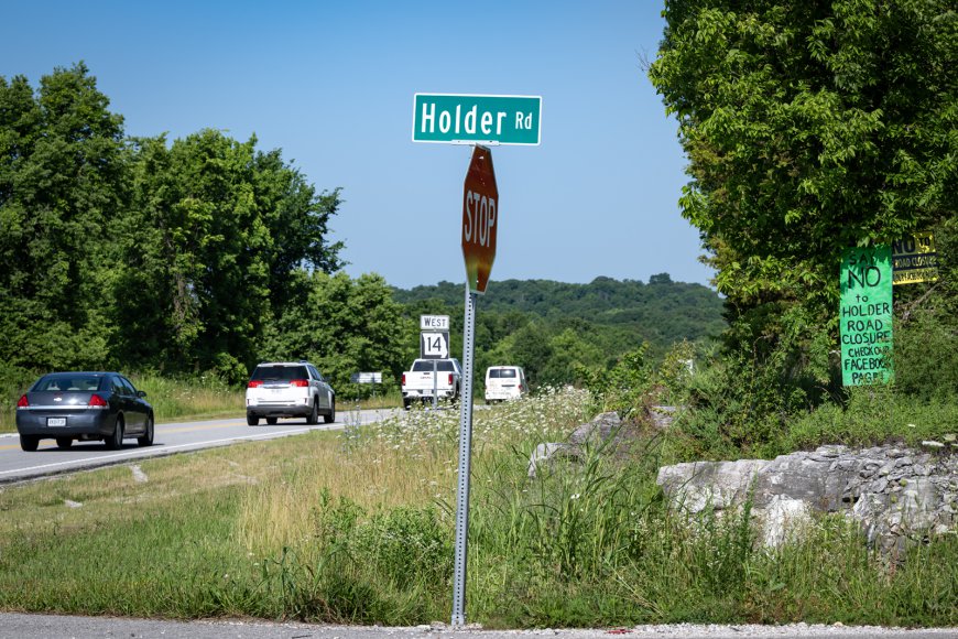 Christian County Commission votes to maintain public access of Holder Road