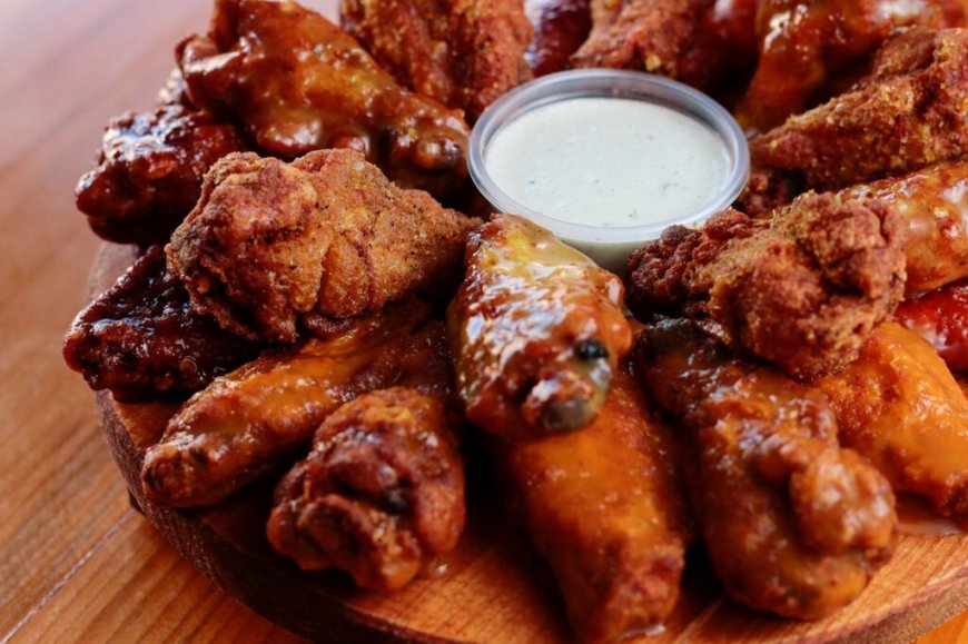 What The Helly? Wingstop Employees Accused Of Throwing Hot Grease On Customers