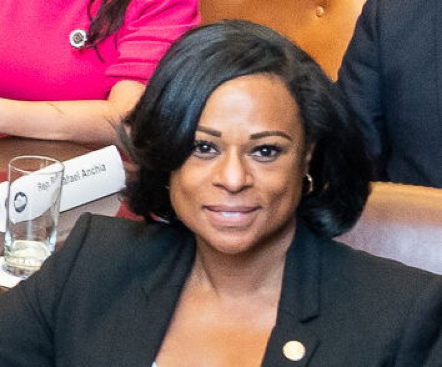 Texas Rep. Nicole Collier Sleeps On House Floor In Dignity Protest