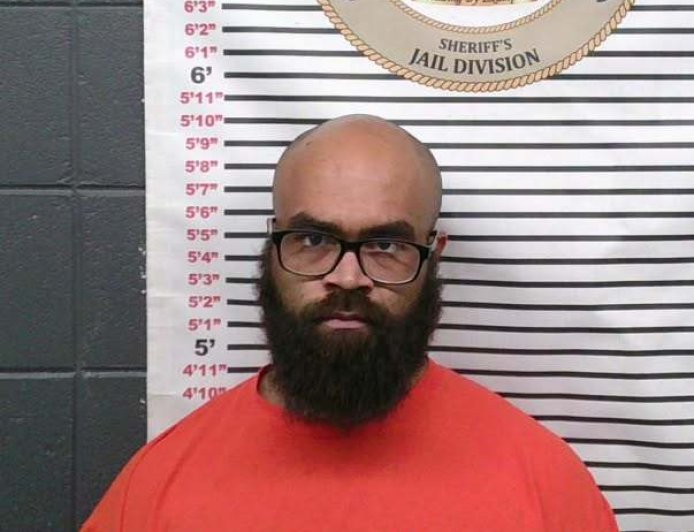 Suspect arrested after barricading himself in Willow Springs home