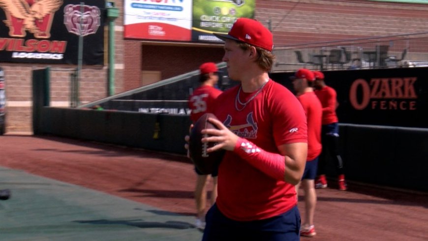 Cardinals' pitchers throw more than baseballs during warm ups