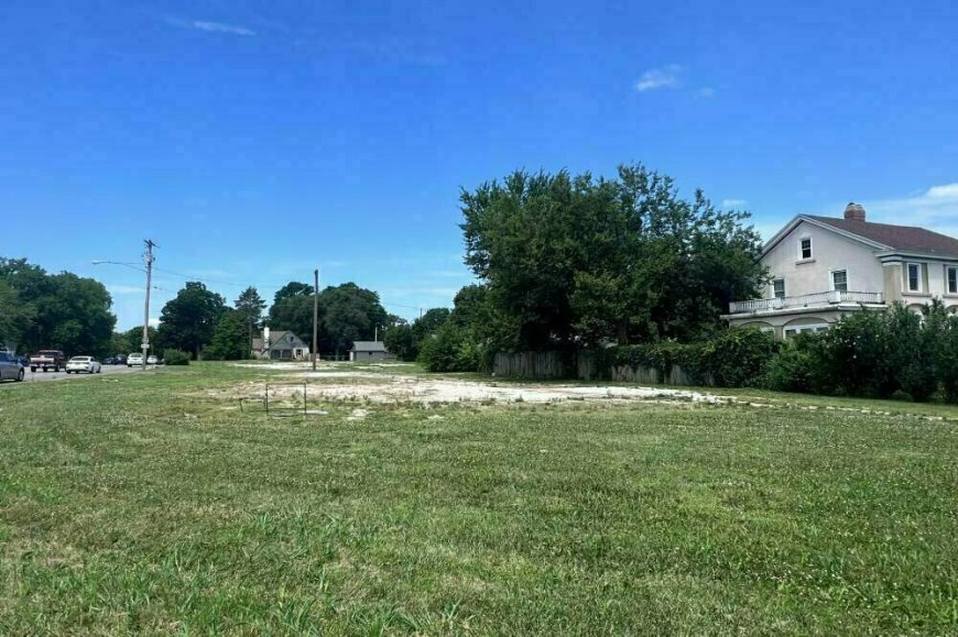 University Heights neighbors remain concerned about fate of corner