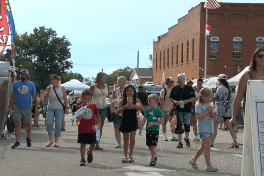Seymour holds 54th Apple Festival as longtime attendees pass down its legacy