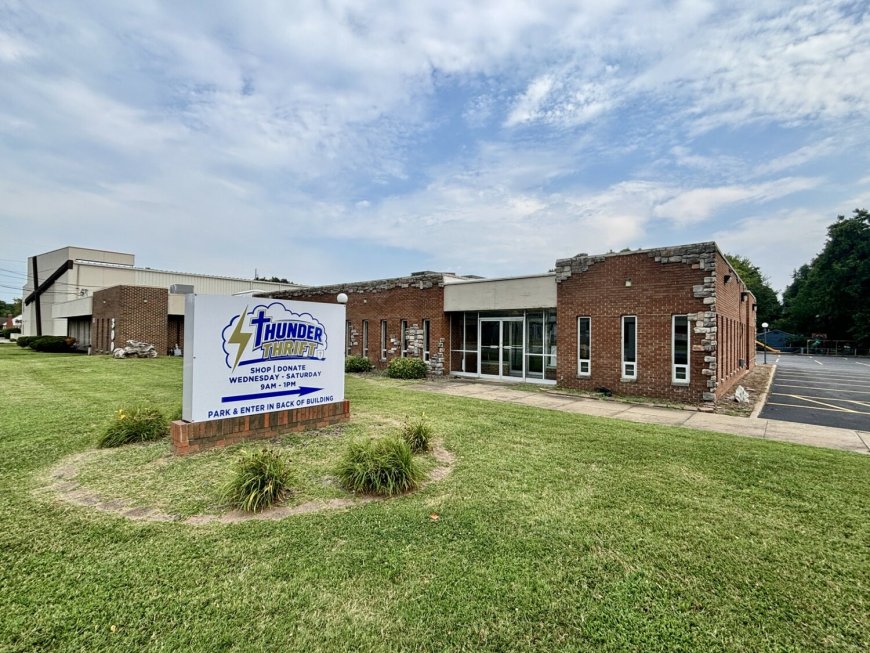 Springfield Lutheran High School opens thrift store