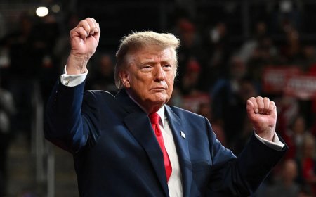 ‘I could say the stupidest things and you’d clap,’ Trump tells Tennessee rally crowd