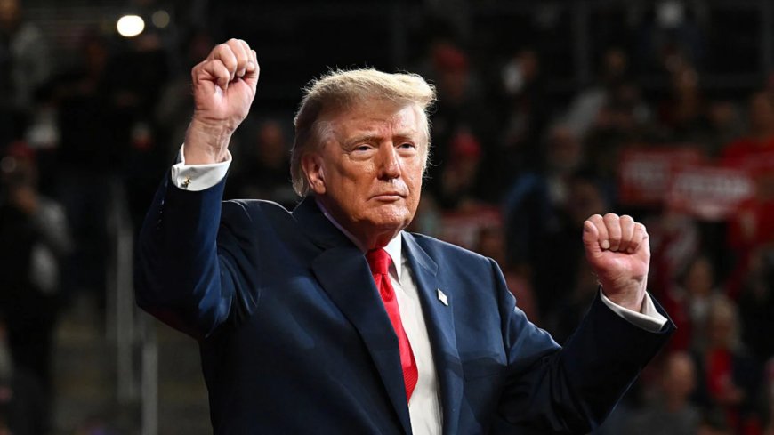 ‘I could say the stupidest things and you’d clap,’ Trump tells Tennessee rally crowd